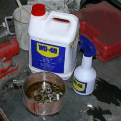 Dégrippants Produit Multifonctions WD-40 - 5 Utilisations - 5 Litres -Chimique Soldes Boutique bidon